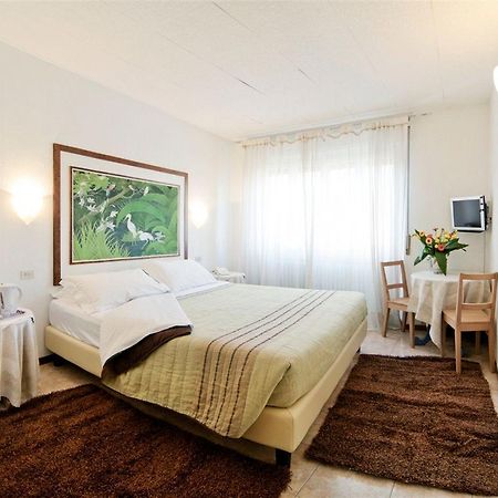 Antico Albergo Madonna Legnano Eksteriør billede