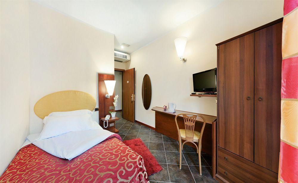 Antico Albergo Madonna Legnano Eksteriør billede
