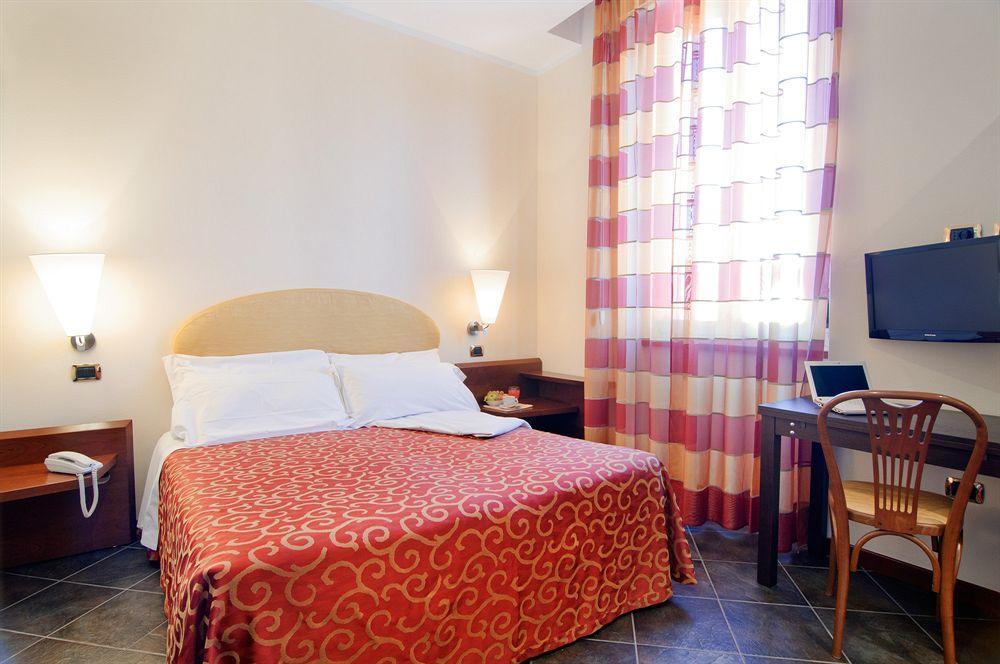 Antico Albergo Madonna Legnano Eksteriør billede