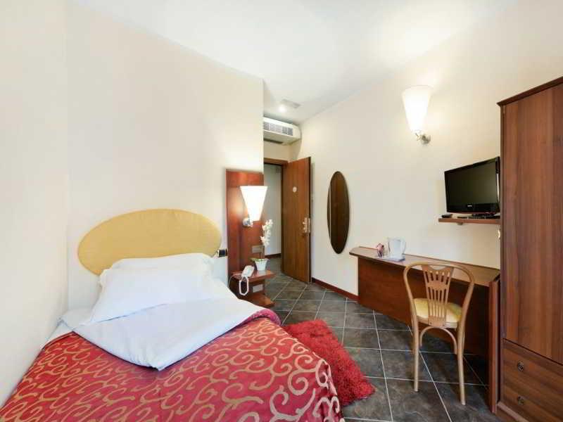 Antico Albergo Madonna Legnano Eksteriør billede