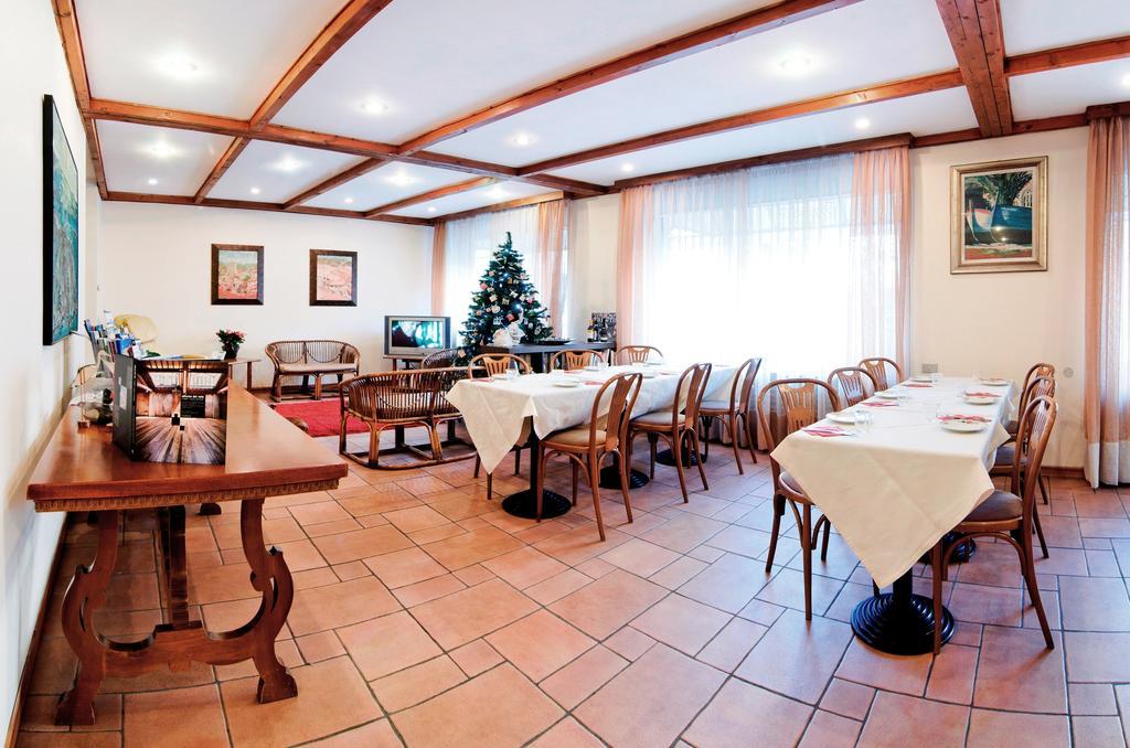 Antico Albergo Madonna Legnano Eksteriør billede