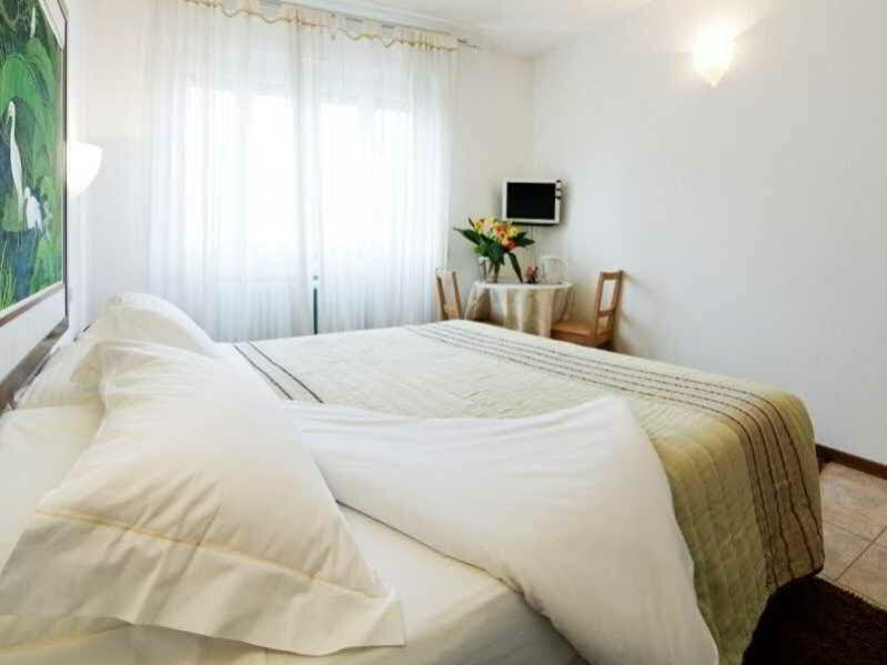 Antico Albergo Madonna Legnano Eksteriør billede