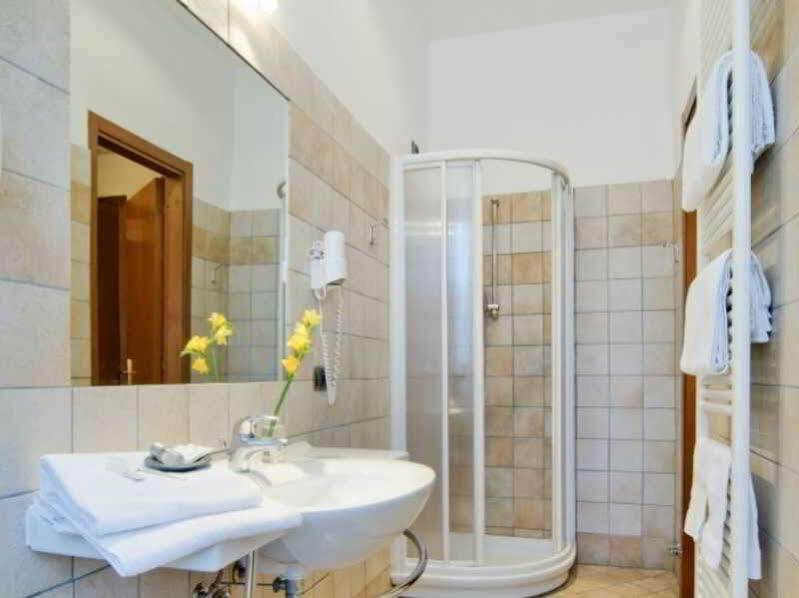 Antico Albergo Madonna Legnano Eksteriør billede