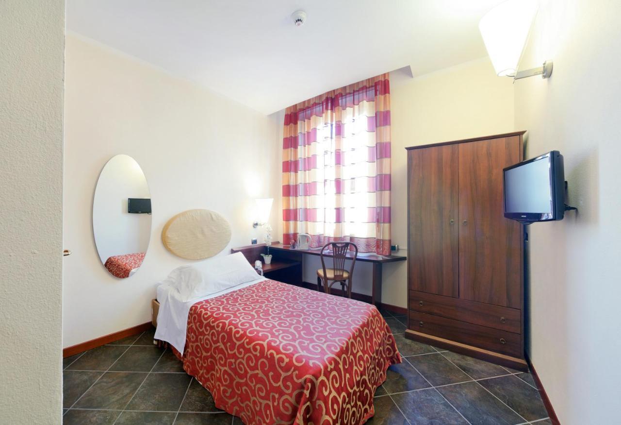 Antico Albergo Madonna Legnano Værelse billede